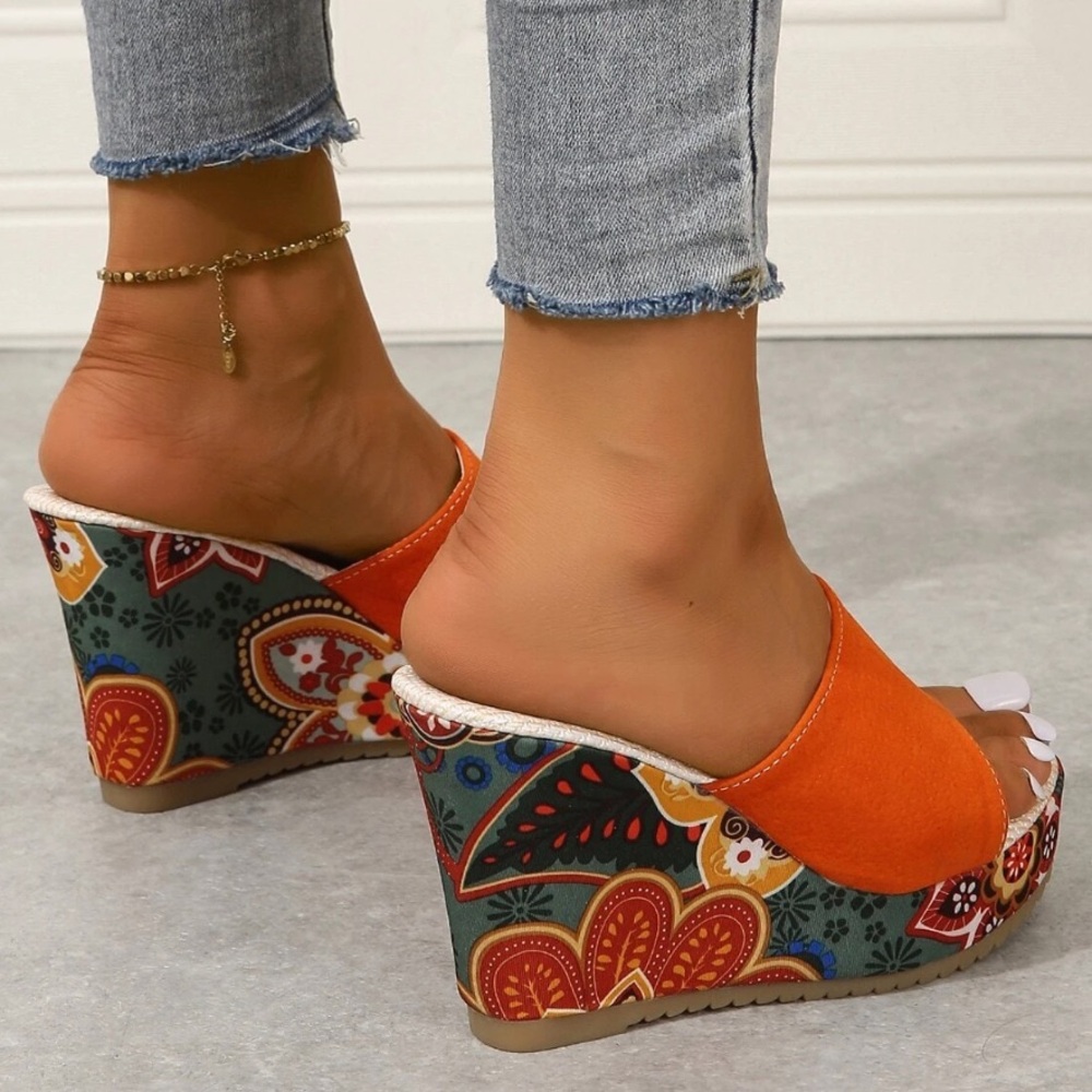 🆕 Floral Wedge Platform Sandals - Picture 5 of 11